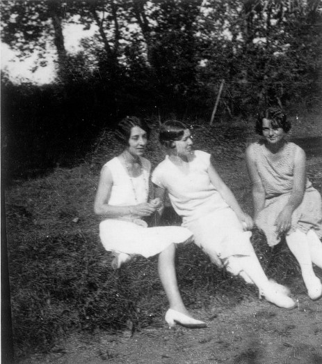 Zaza, Simone de Beauvoir et Geneviève de Neuville
